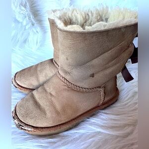 UGG Kids' Bailey Bow II Swiftie Party Chestnut Boot Size‎ 10